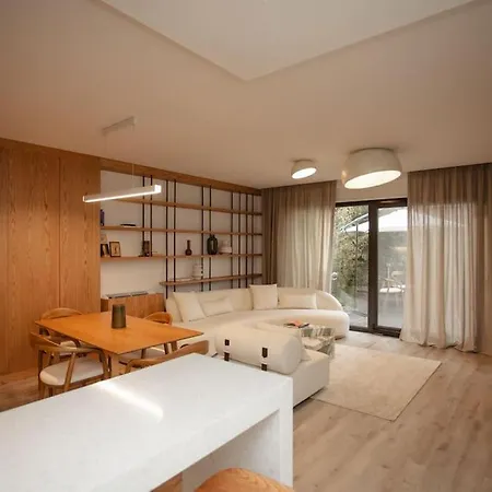 Apartment The Luxury Garden By Pikhost Shkodra