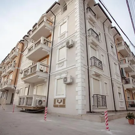 The Luxury Garden By Pikhost Apartment *